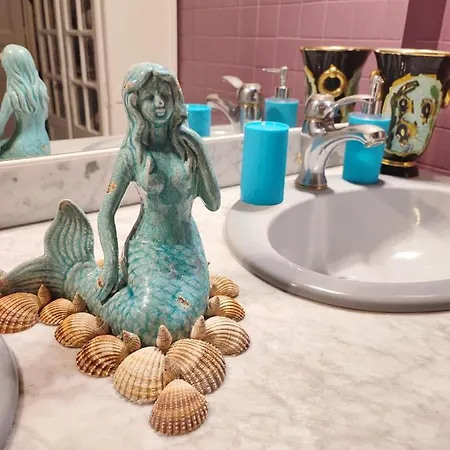 Melle Rose A Trouville-sur-Mer